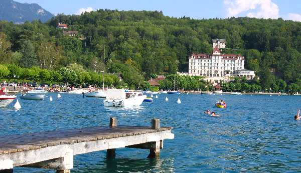 La plage de Menthon